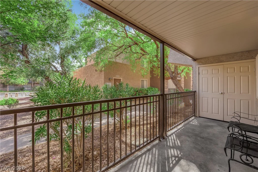 5242 River Glen, Las Vegas, NV 89103