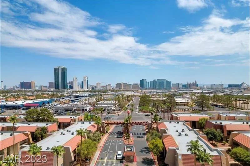 5242 River Glen, Las Vegas, NV 89103