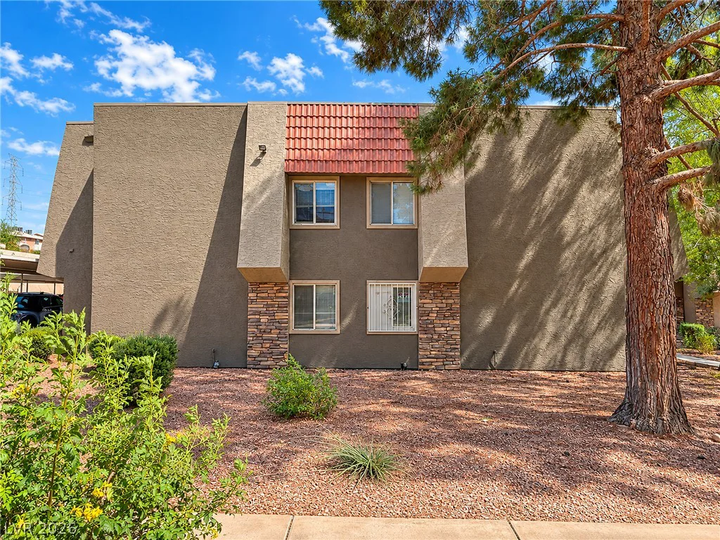 5242 River Glen, Las Vegas, NV 89103