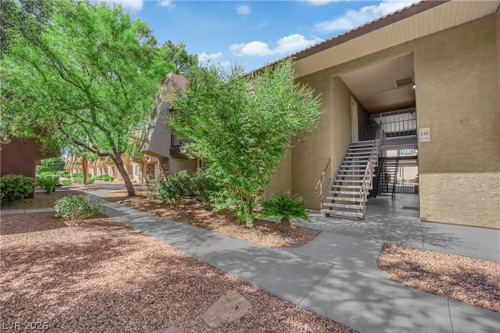 5242 River Glen, Las Vegas, NV 89103