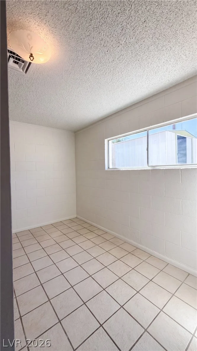 6121 Jones, Las Vegas, NV 89107