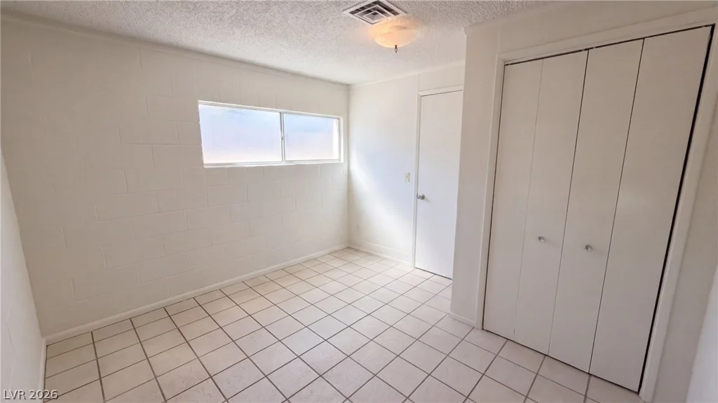 6121 Jones, Las Vegas, NV 89107