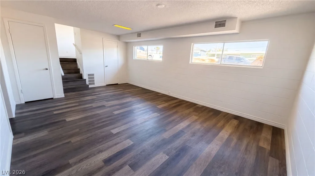 6121 Jones, Las Vegas, NV 89107