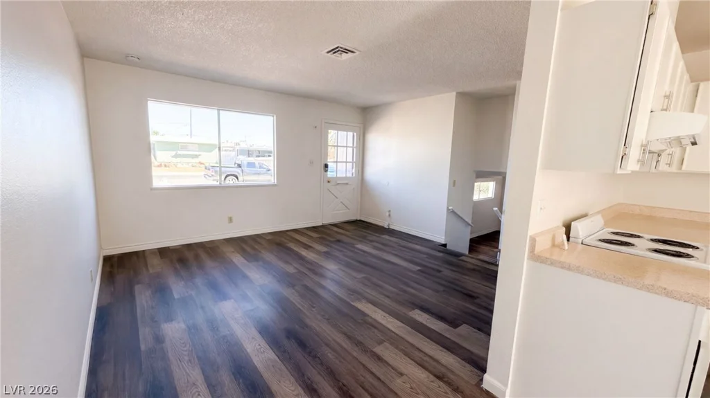 6121 Jones, Las Vegas, NV 89107