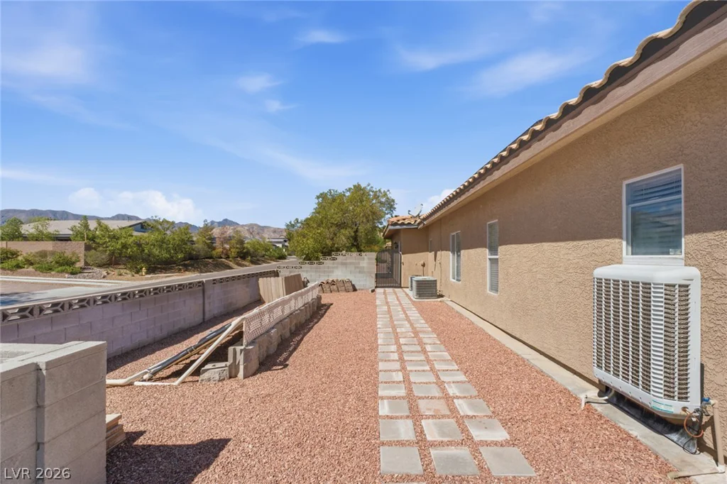 9760 Bright Angel, Las Vegas, NV 89149