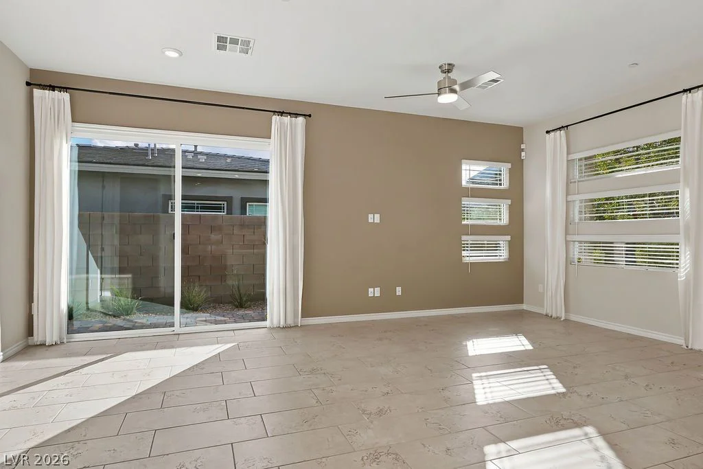 929 Silverfir, Las Vegas, NV 89138