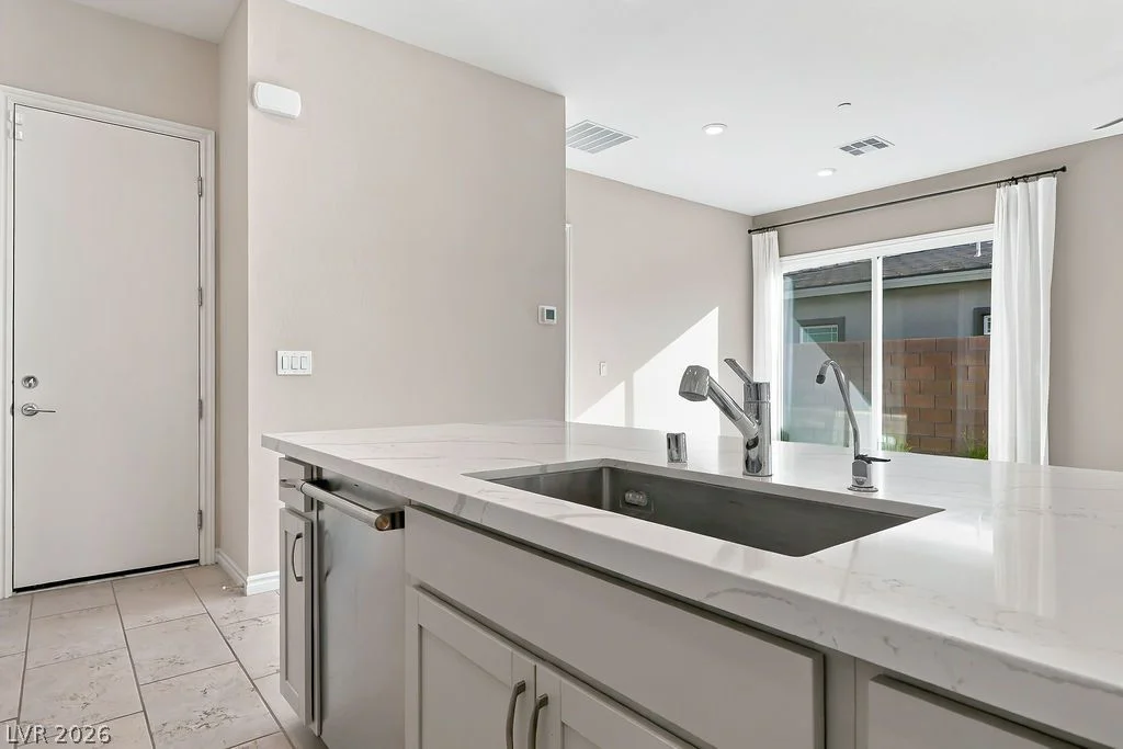 929 Silverfir, Las Vegas, NV 89138