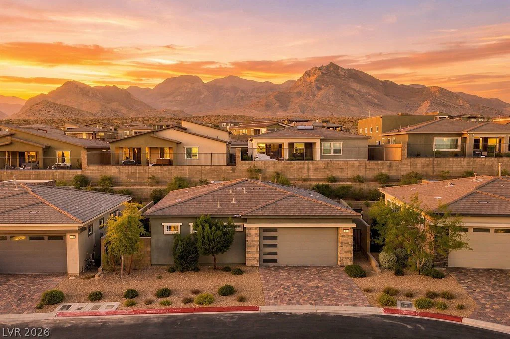 929 Silverfir, Las Vegas, NV 89138