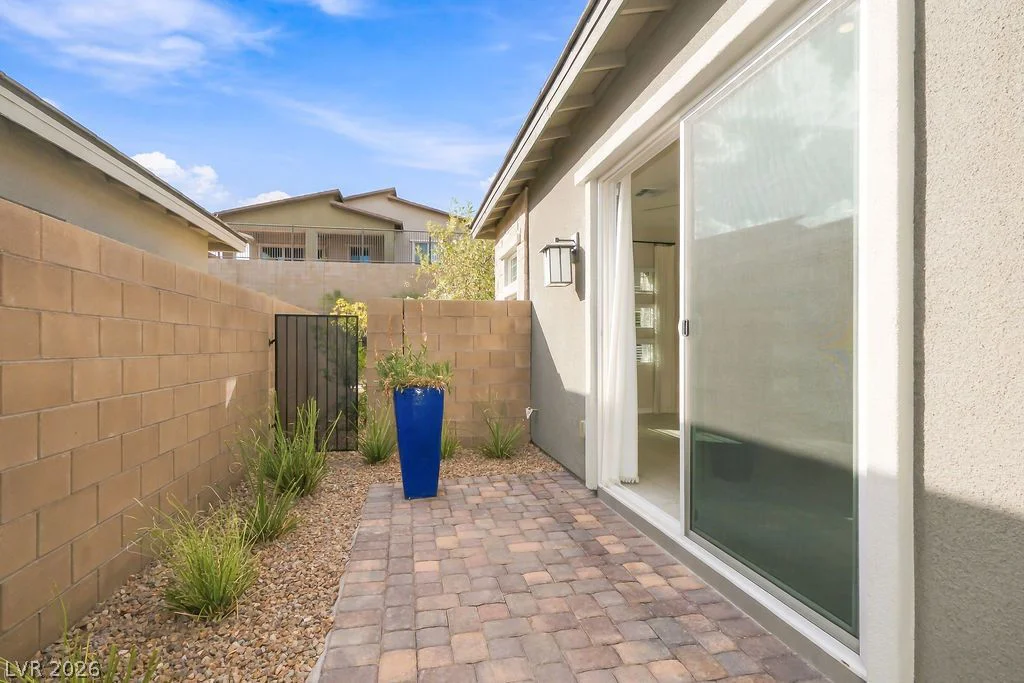 929 Silverfir, Las Vegas, NV 89138