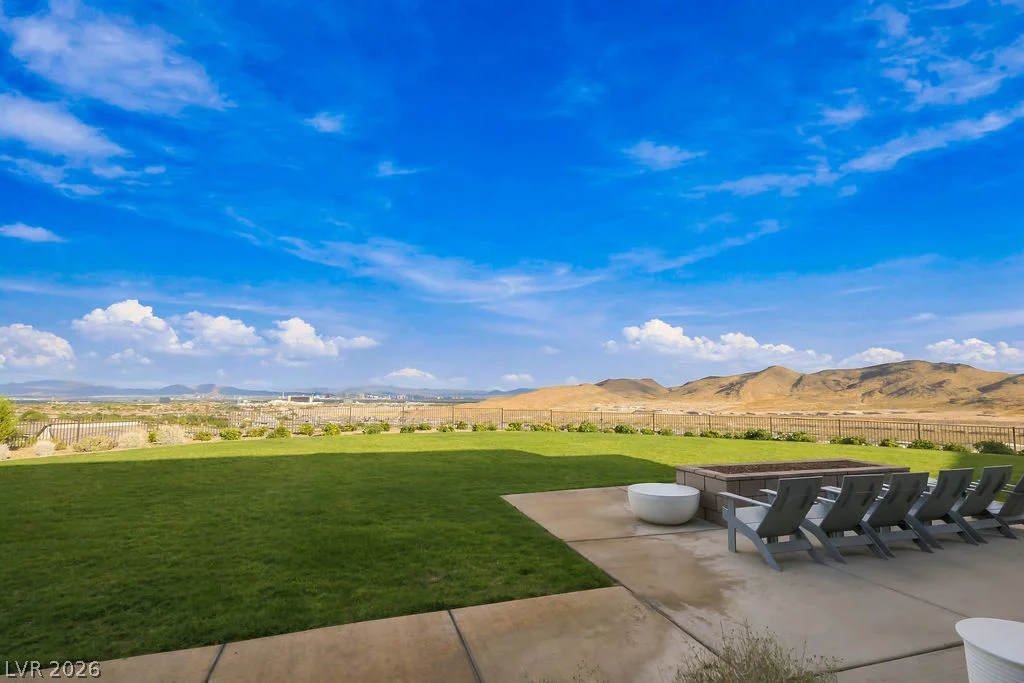 929 Silverfir, Las Vegas, NV 89138