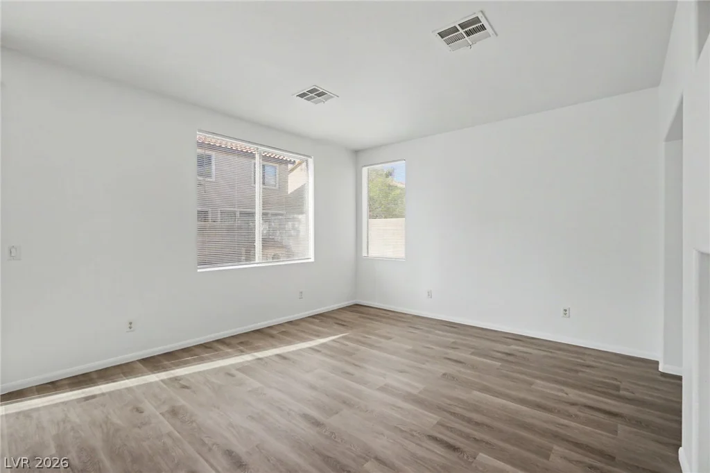 1919 Silver Crest, North Las Vegas, NV 89031