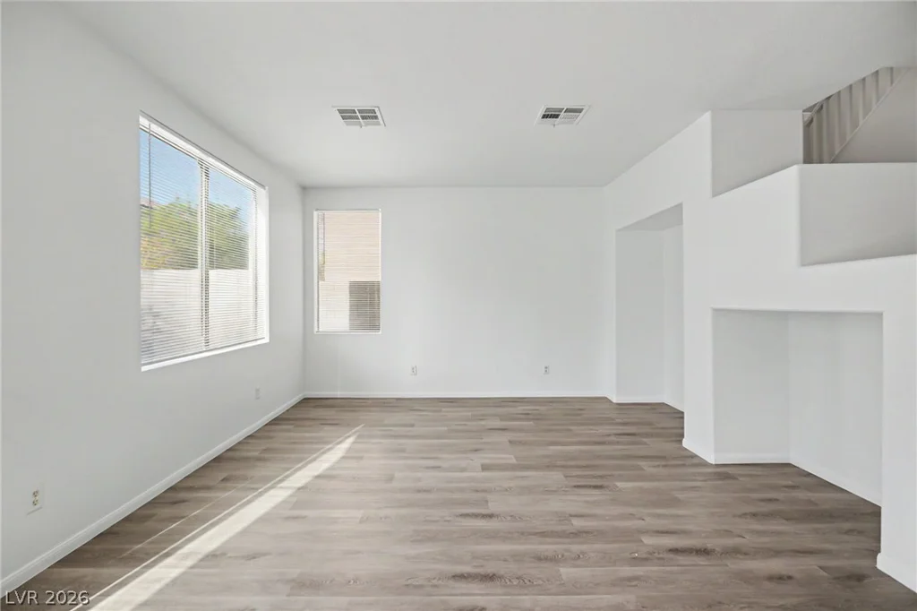 1919 Silver Crest, North Las Vegas, NV 89031