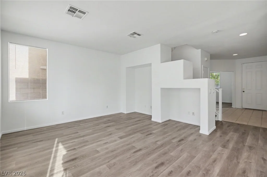 1919 Silver Crest, North Las Vegas, NV 89031