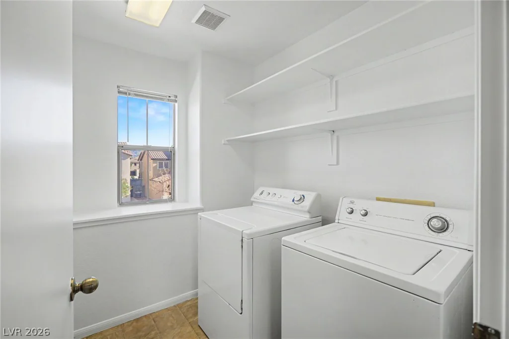 1919 Silver Crest, North Las Vegas, NV 89031