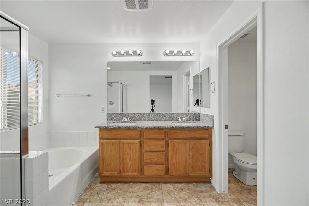 1919 Silver Crest, North Las Vegas, NV 89031