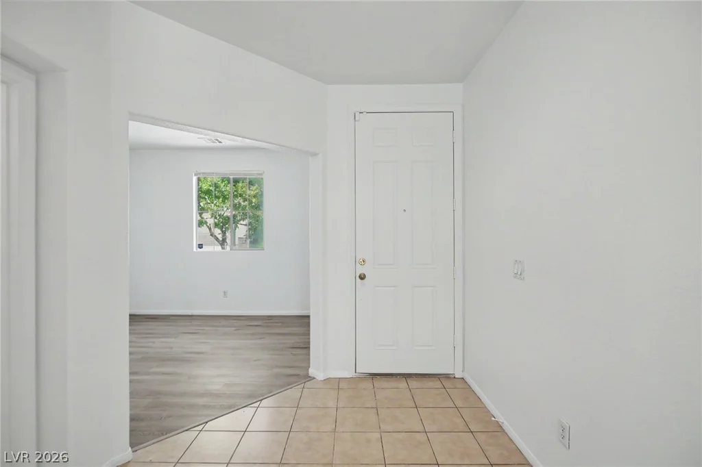1919 Silver Crest, North Las Vegas, NV 89031