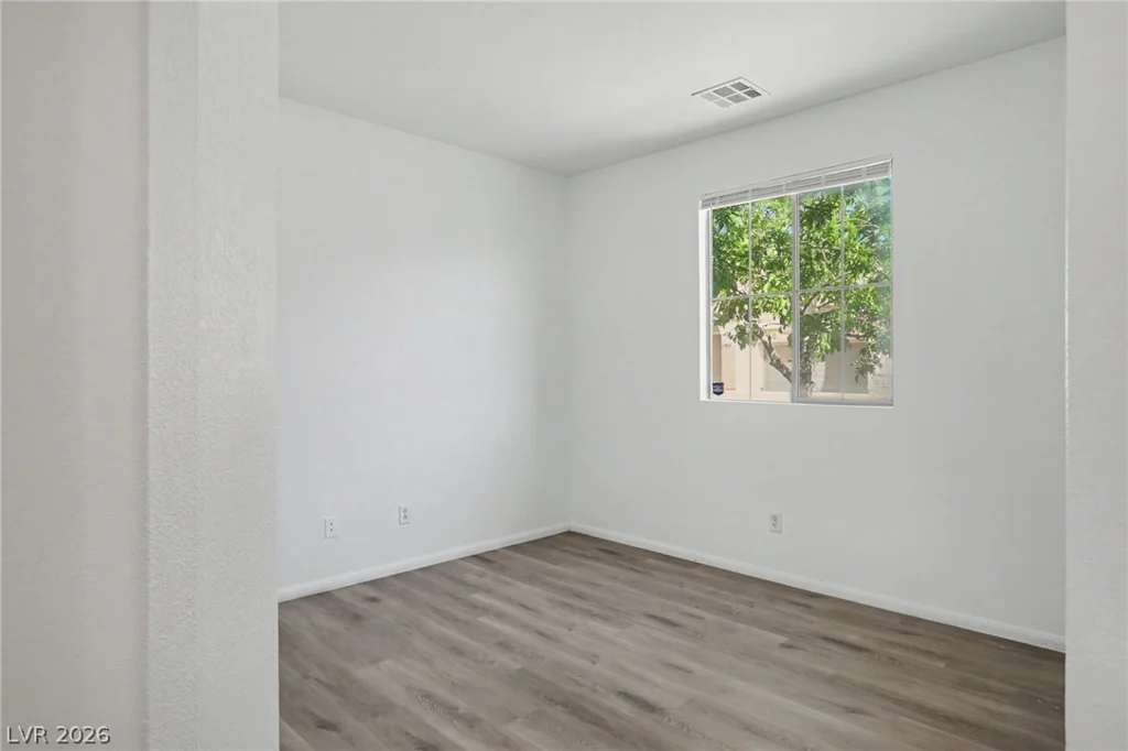 1919 Silver Crest, North Las Vegas, NV 89031