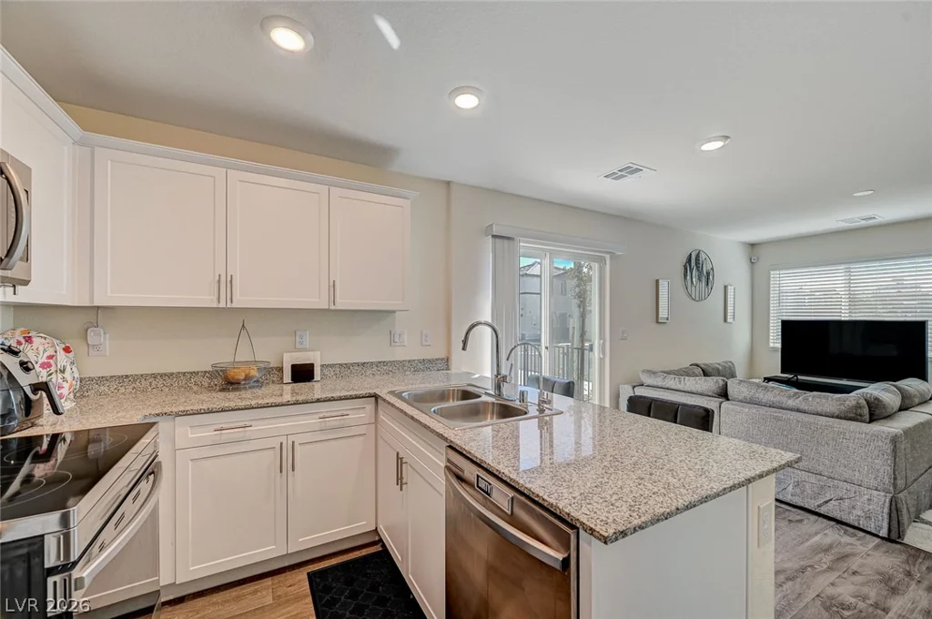 2774 Champagne Gold, North Las Vegas, NV 89086