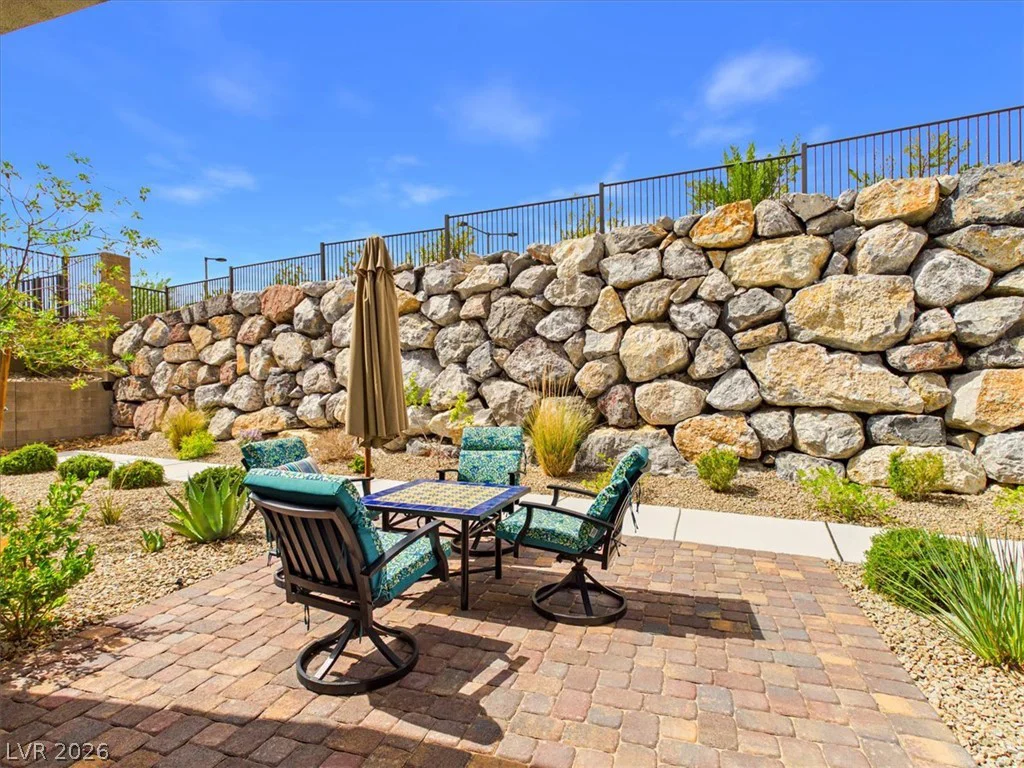 921 Woodburn, Las Vegas, NV 89138