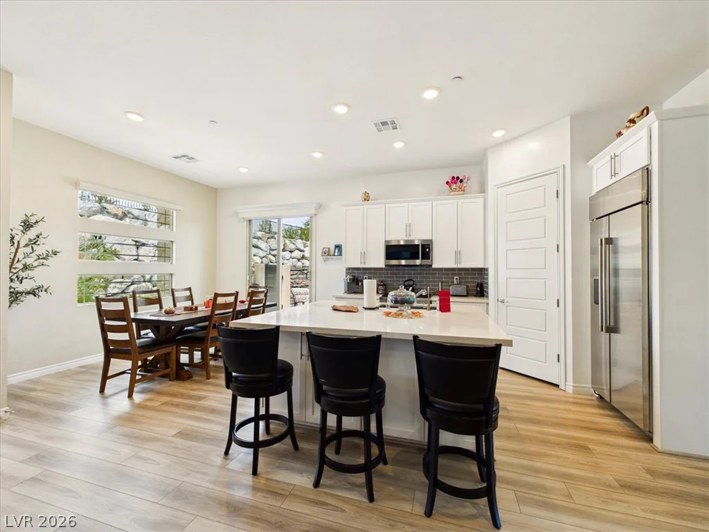 921 Woodburn, Las Vegas, NV 89138