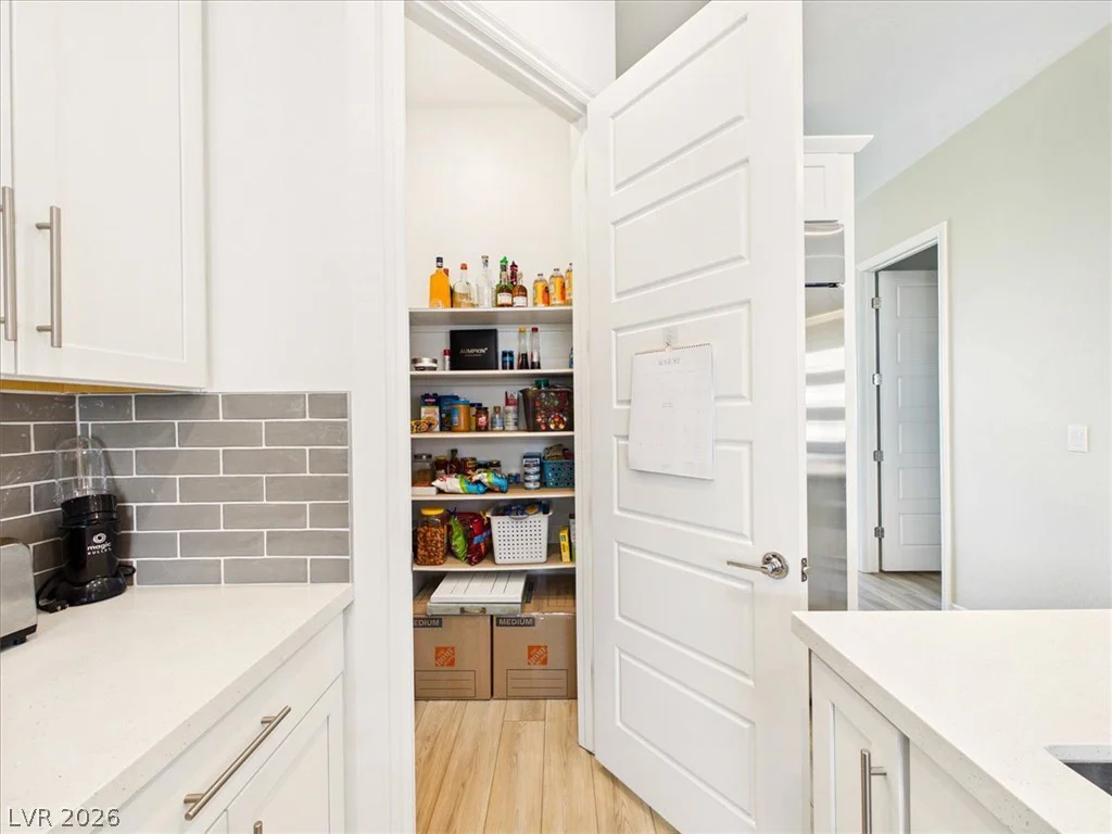 921 Woodburn, Las Vegas, NV 89138