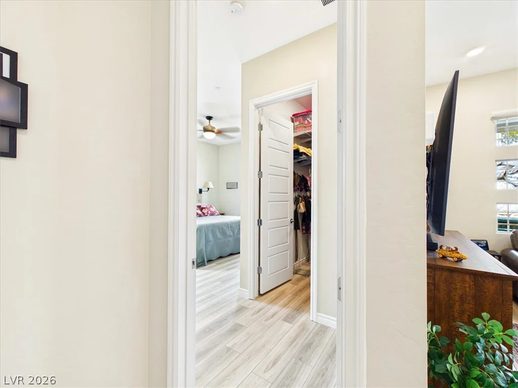 921 Woodburn, Las Vegas, NV 89138