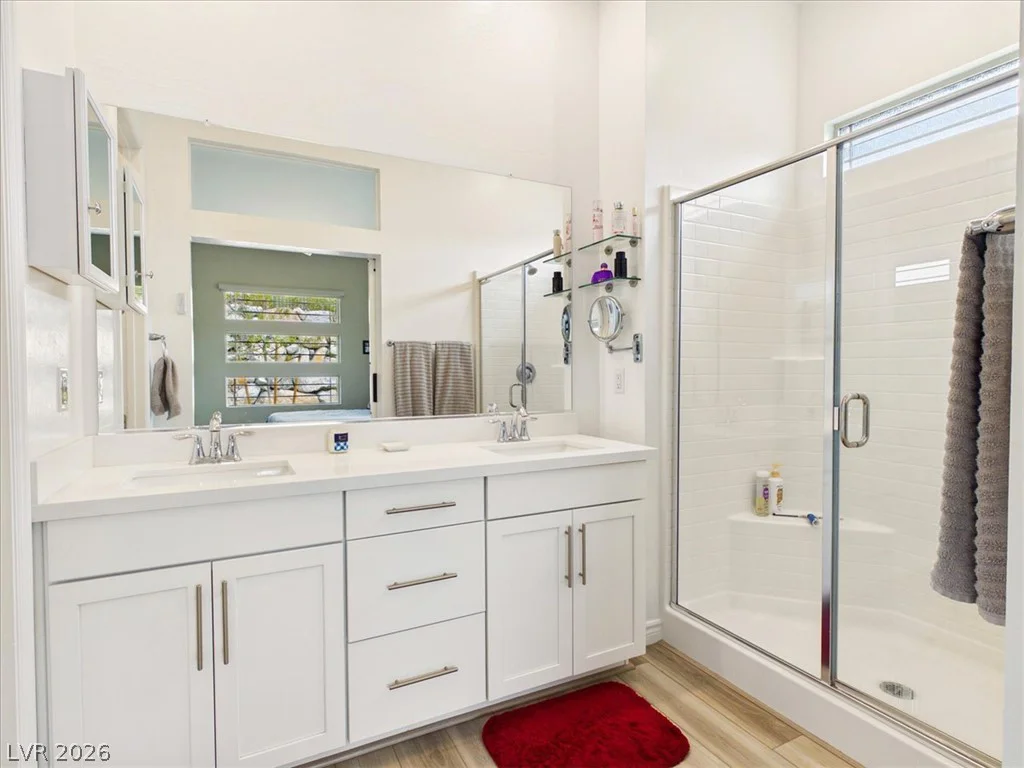 921 Woodburn, Las Vegas, NV 89138