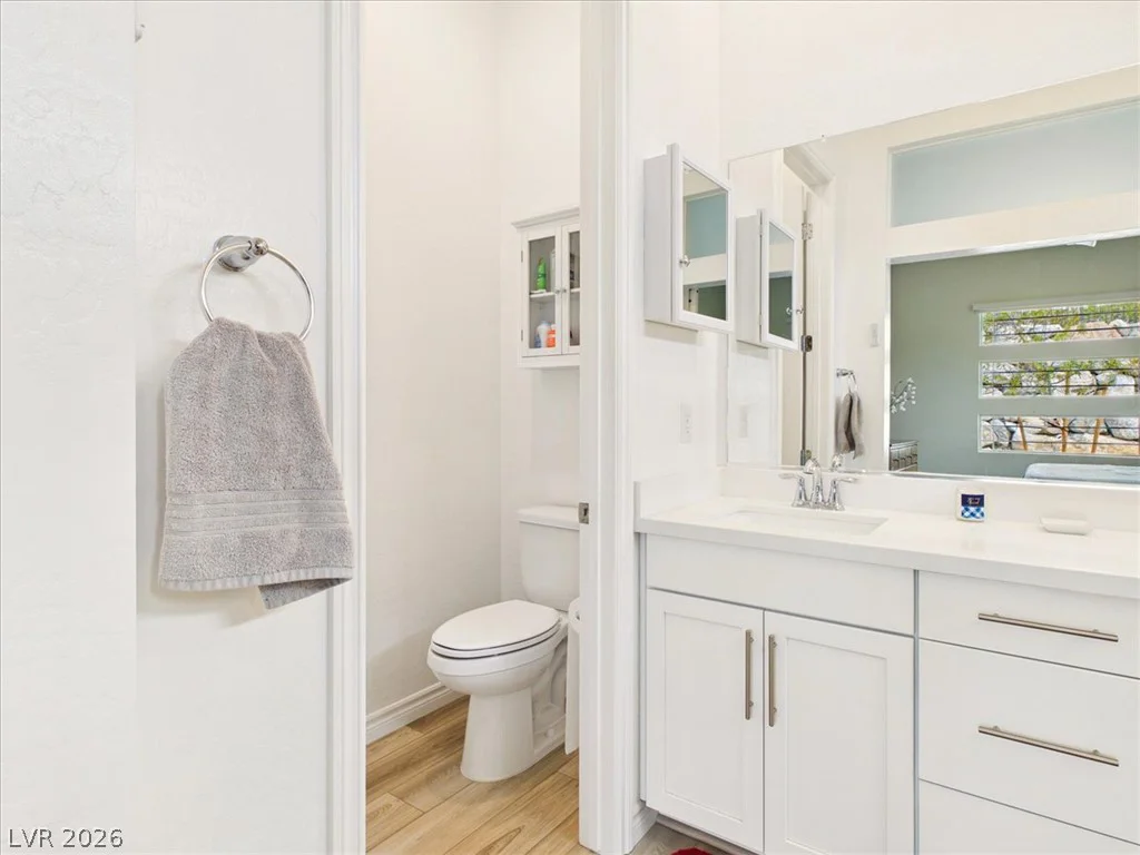 921 Woodburn, Las Vegas, NV 89138