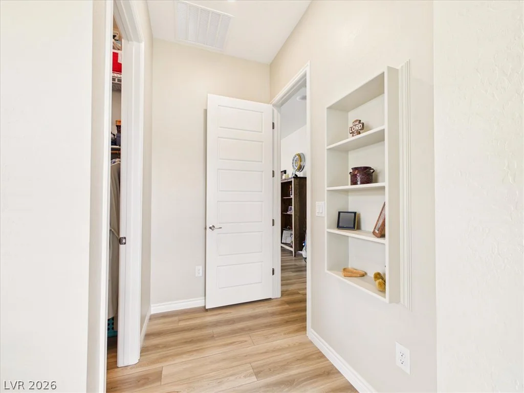 921 Woodburn, Las Vegas, NV 89138