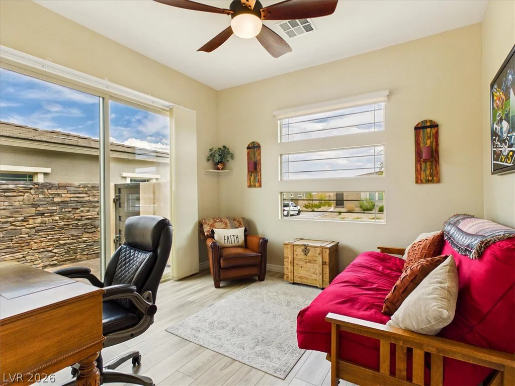 921 Woodburn, Las Vegas, NV 89138