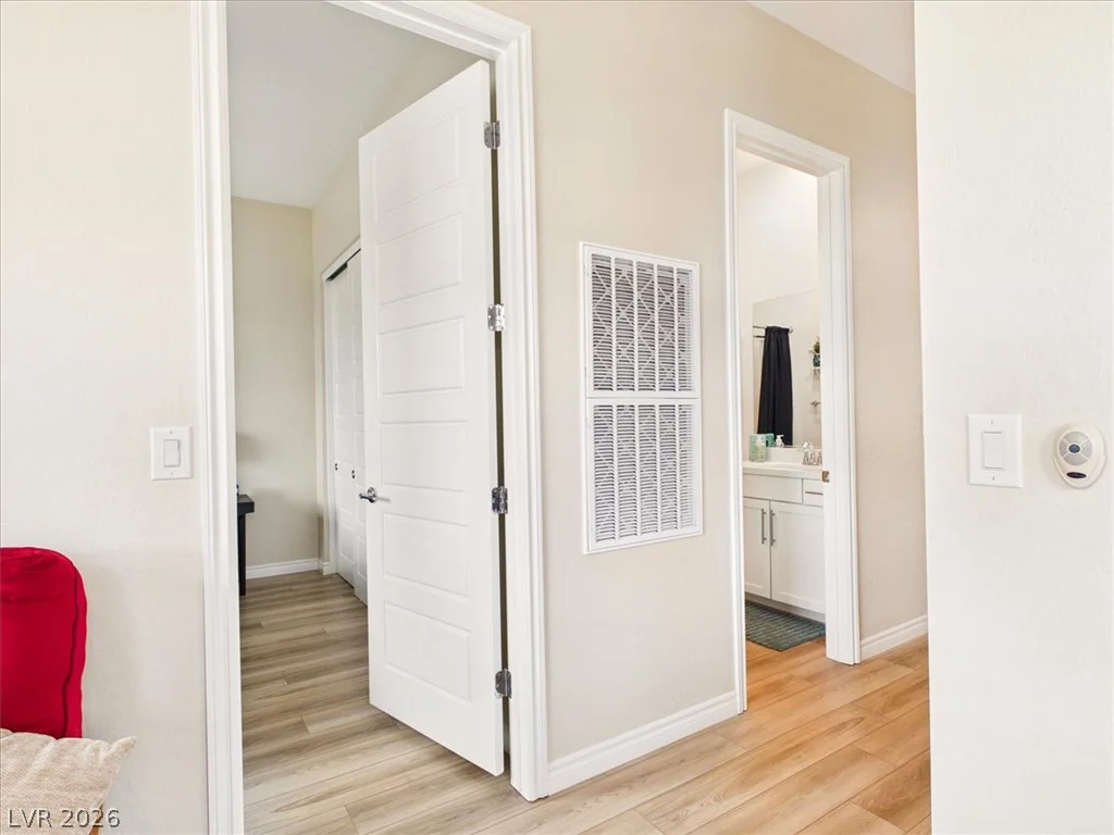 921 Woodburn, Las Vegas, NV 89138