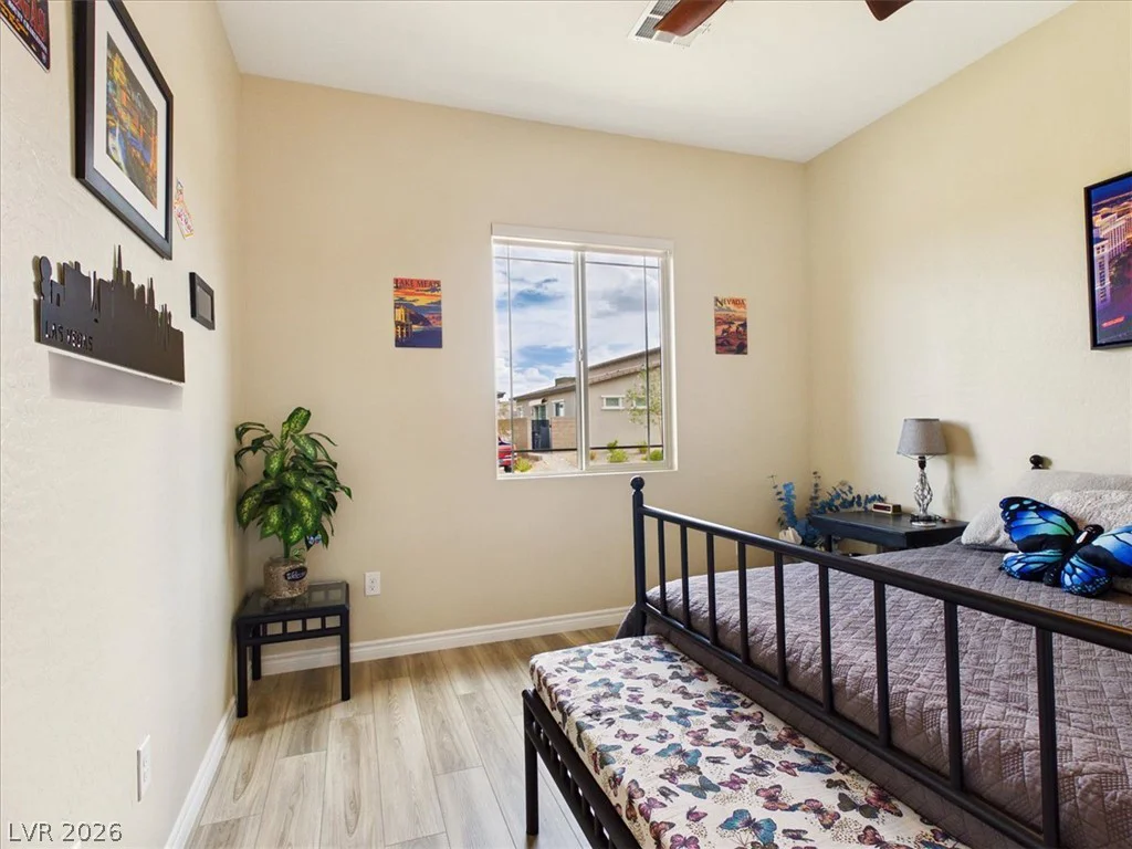 921 Woodburn, Las Vegas, NV 89138