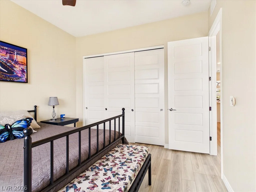 921 Woodburn, Las Vegas, NV 89138