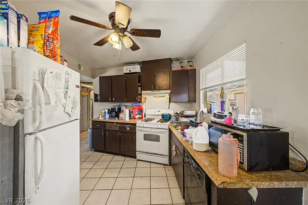 5015 Carmel, Las Vegas, NV 89122