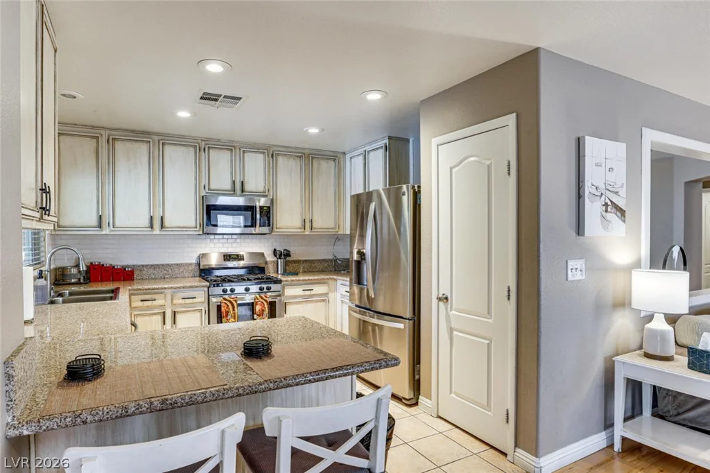 7443 Easingwold, Las Vegas, NV 89113