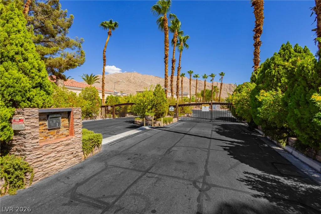 6800 Keren Marie, Las Vegas, NV 89110