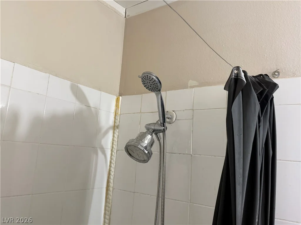 5052 Mountain Vista, Las Vegas, NV 89120