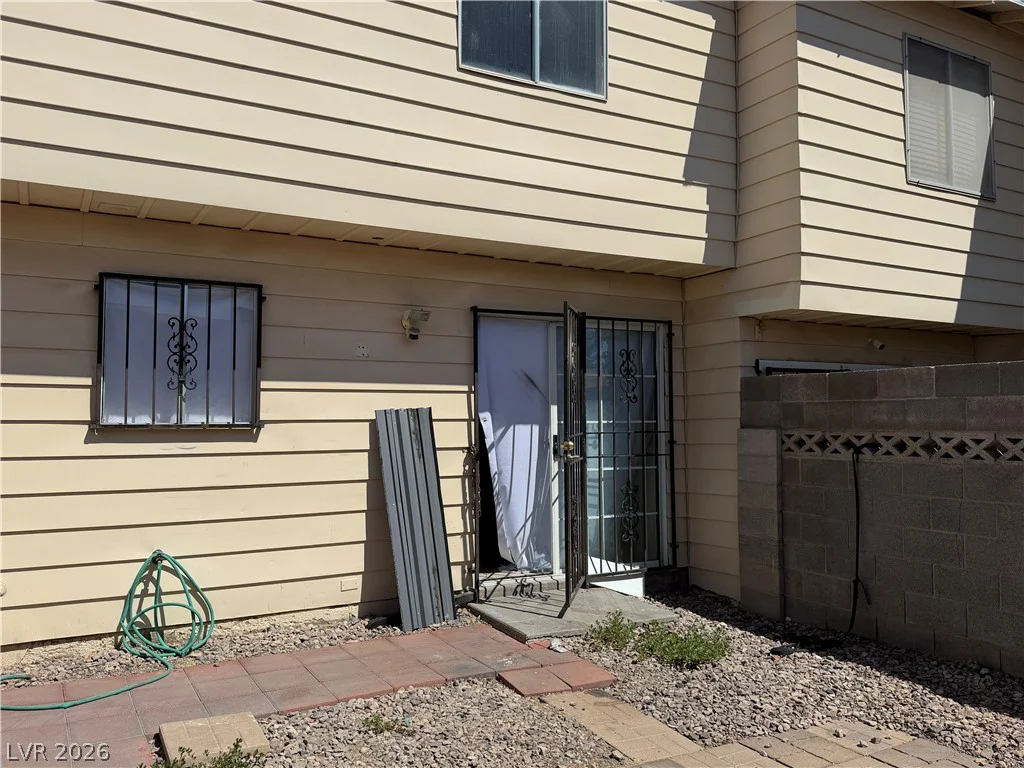 5052 Mountain Vista, Las Vegas, NV 89120