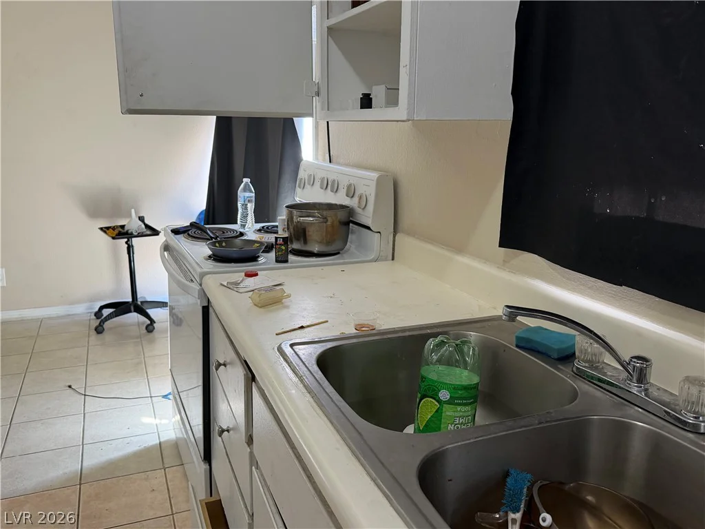 5052 Mountain Vista, Las Vegas, NV 89120