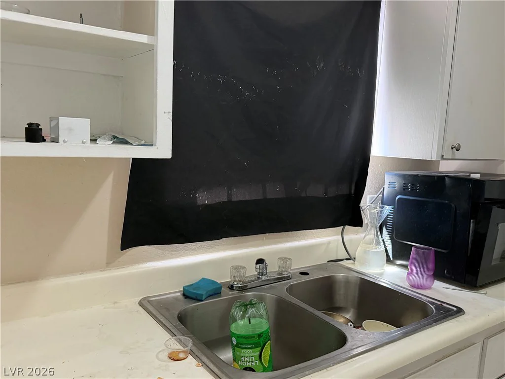 5052 Mountain Vista, Las Vegas, NV 89120