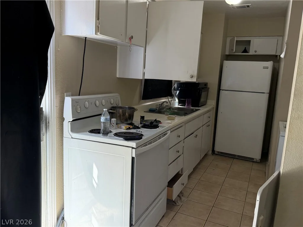 5052 Mountain Vista, Las Vegas, NV 89120