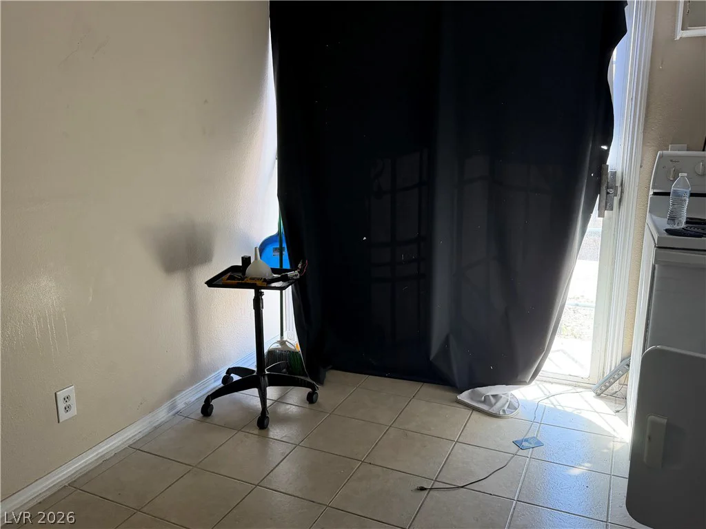 5052 Mountain Vista, Las Vegas, NV 89120