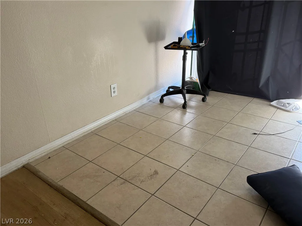 5052 Mountain Vista, Las Vegas, NV 89120