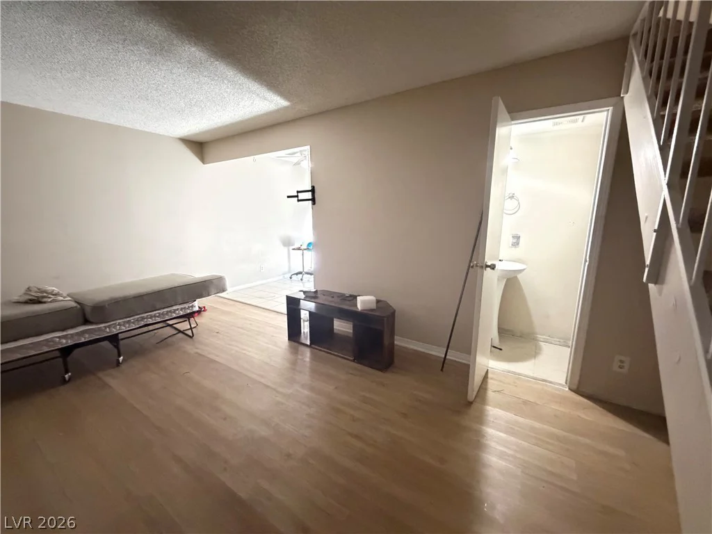 5052 Mountain Vista, Las Vegas, NV 89120