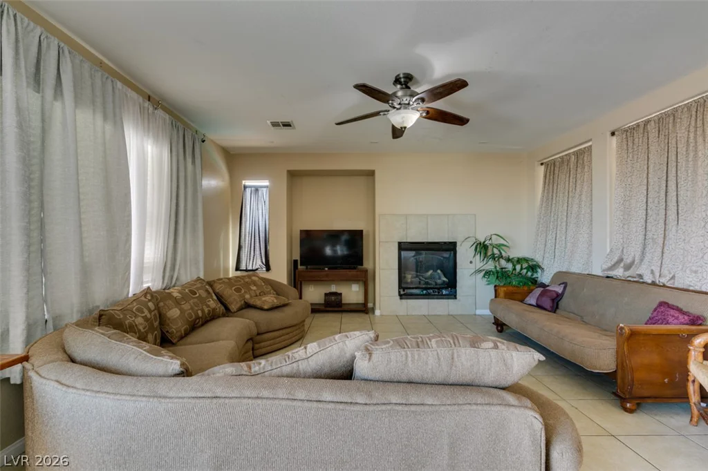 10078 Keifer Valley, Las Vegas, NV 89178