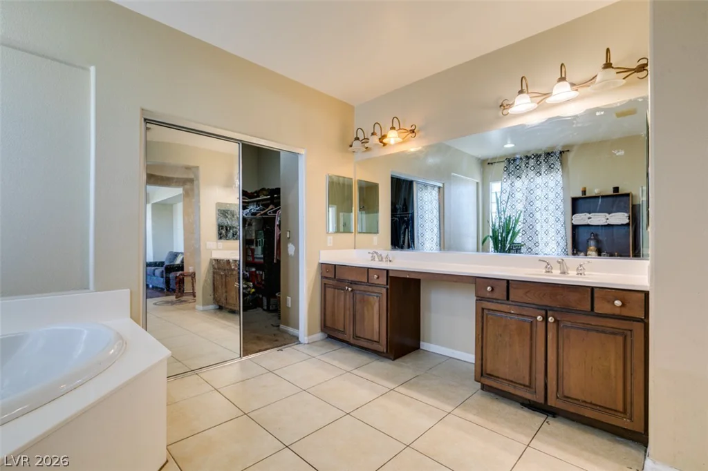 10078 Keifer Valley, Las Vegas, NV 89178