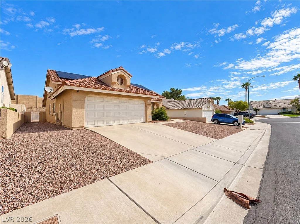 978 Hunters Run, Henderson, NV 89002