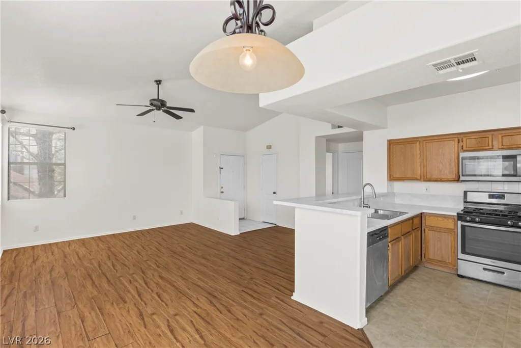 1501 Truett, Las Vegas, NV 89128