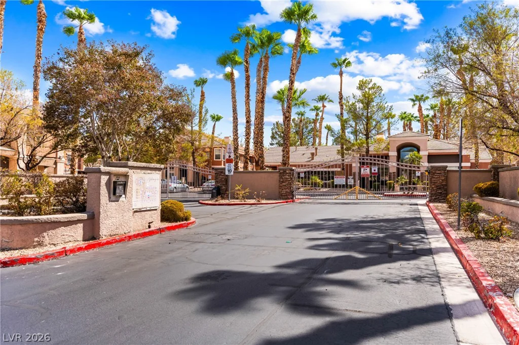 1501 Truett, Las Vegas, NV 89128