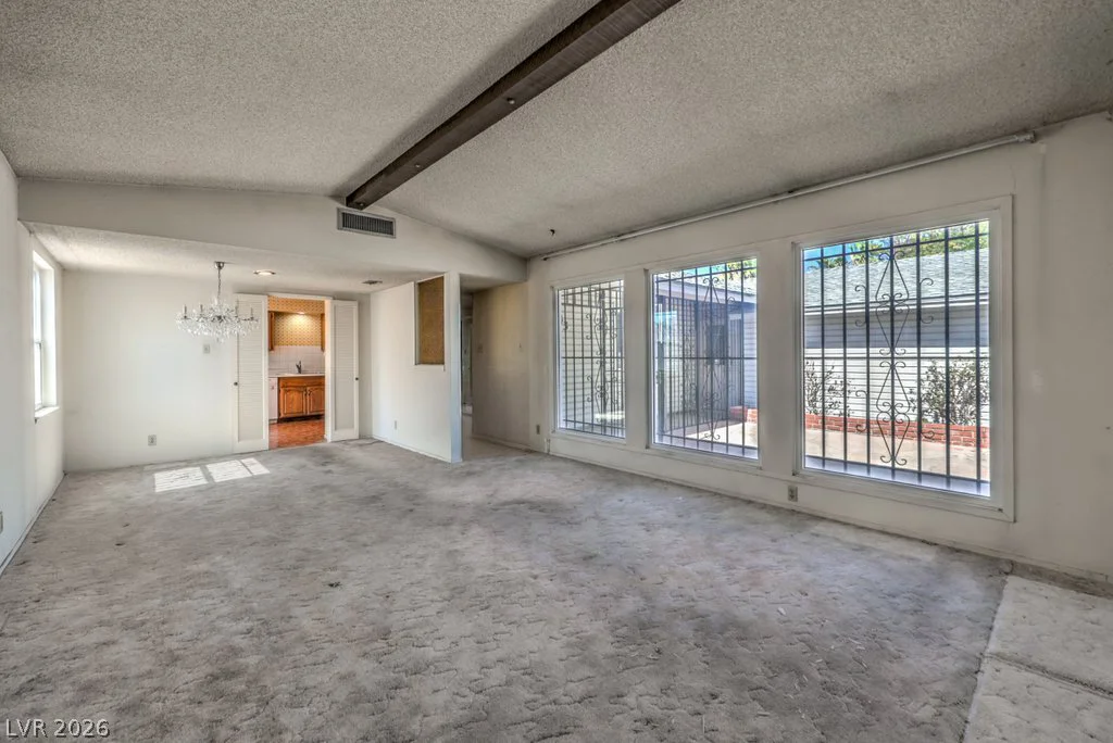 4943 Monterrey, Las Vegas, NV 89121